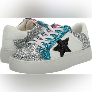 NWOT MIA Kids Evers Sneakers Size 4
